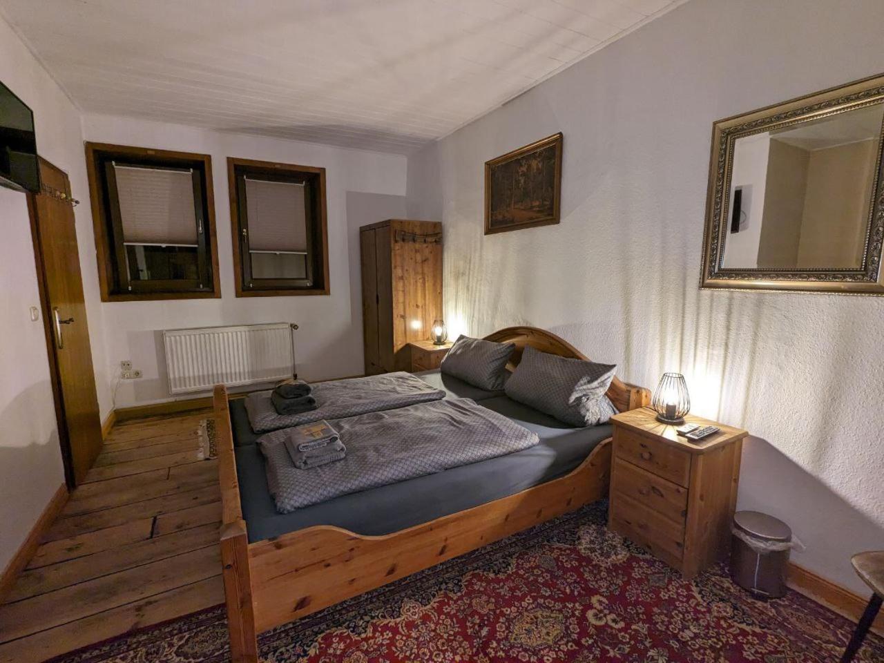 Gasthaus "Zum Goldenen Ross" Uhlstadt-Kirchhasel Ngoại thất bức ảnh